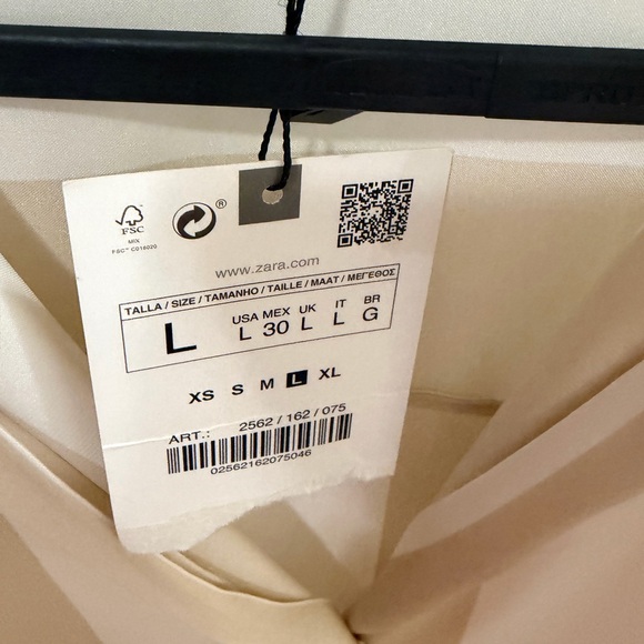 Zara Striped Beige and Cream Button-Up Shirt - Picture 2 of 2